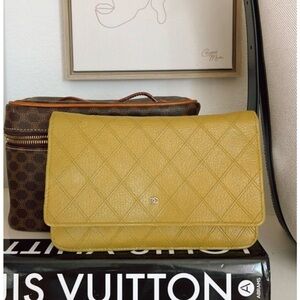 Chanel vintage wallet on chain